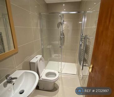 1 bedroom in a house share to rent - Photo 6