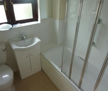 3 bedroom end of terrace house to rent - Photo 6