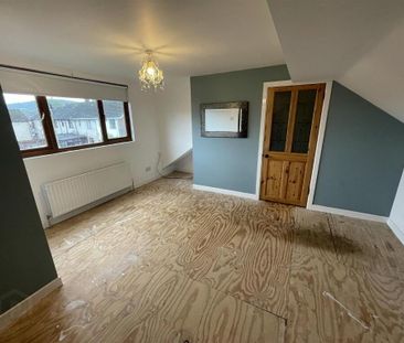 40 Rossnareen Avenue, Belfast, BT11 8LP - Photo 2