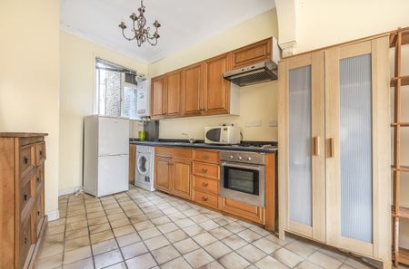 Kennington Road, London, SE11 - Photo 4