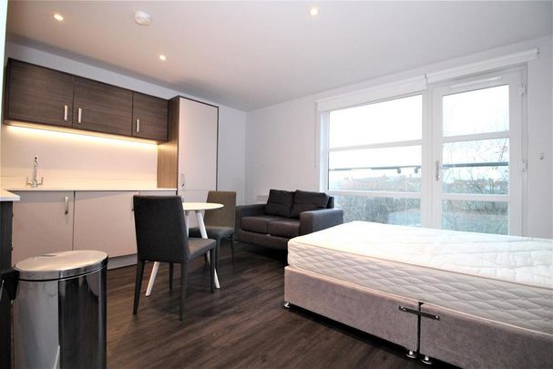 Studio to rent - Photo 1