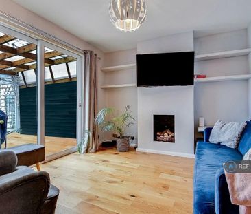 2 bedroom maisonette to rent - Photo 1