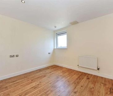 Cumberland House, Erebus Drive, London, SE28 - Photo 3