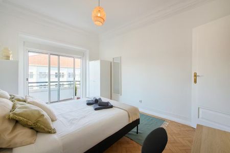 Avenida de Berna, Lisbon, Lisbon 1050-038 - Photo 3