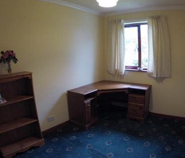 5 bedroom bungalow to rent - Photo 4