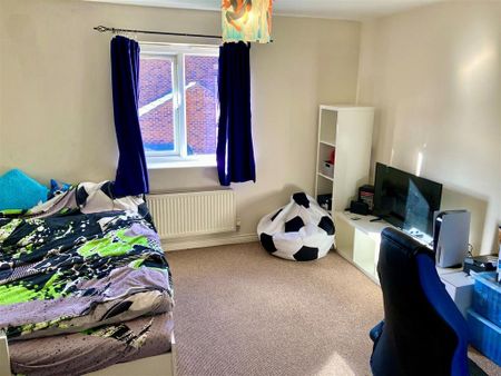 3 bedroom semi-detached house to rent - Photo 3