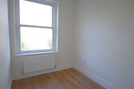 Finchley Road, NW3, London - Photo 5