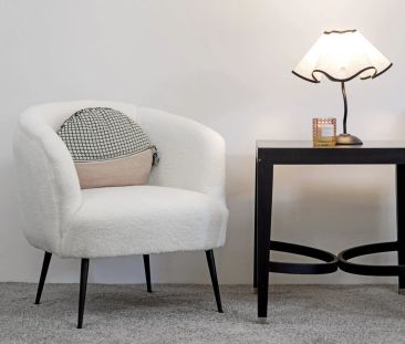 Spacious Apartment With a Serene and Calming Ambiance - Photo 1