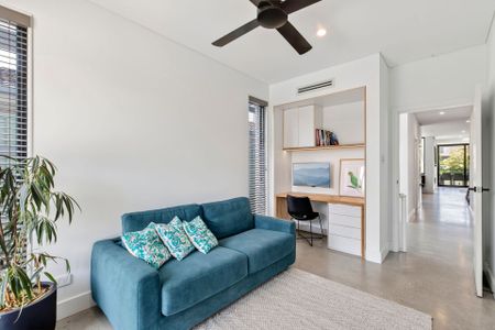 MODERN DUPLEX WTH ABUNDANCE OF SPACE - Photo 2