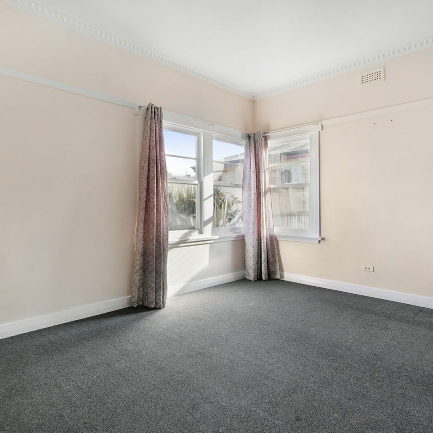 10 Ashgrove Street, DEVONPORT - Photo 1