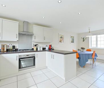 4 bedroom detached house to rent - Photo 5