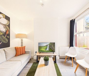 4 Bed Terraced House, Ridgway Road, LU2 - Photo 1
