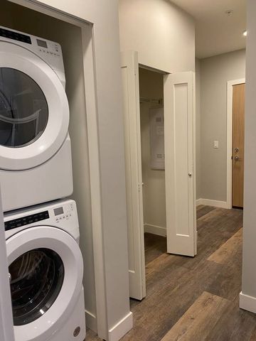 Central Park Village 2BD/2BA – Park Suites - Photo 5