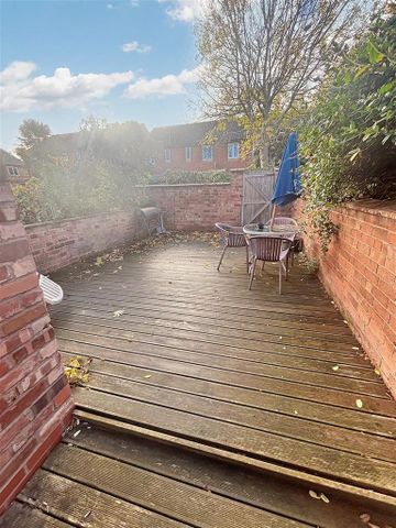 3 bedroom terraced house to rent - Photo 4