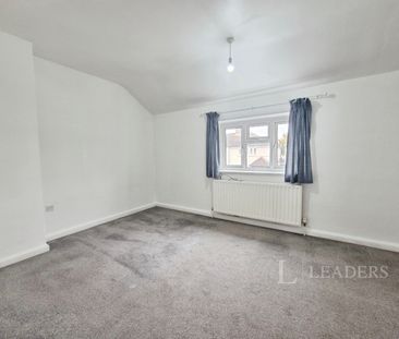 2 bedroom mid-terrace to rent West Avenue, Chelmsford - Photo 6