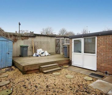 3 bedroom semi-detached house to rent - Photo 6