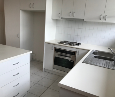 Unit 7, 113 Tucker Road, Bentleigh, VIC - Photo 4