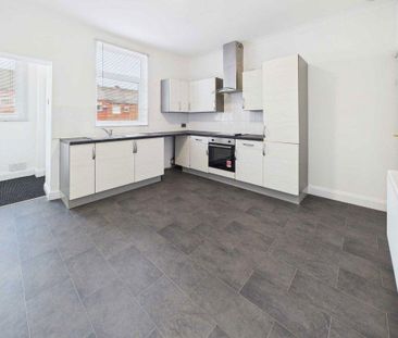 3 bedroom terraced house to rent - Photo 4