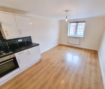 1 Bedroom Flat to Rent in Portland Road, Rushden, NN10 - Photo 6