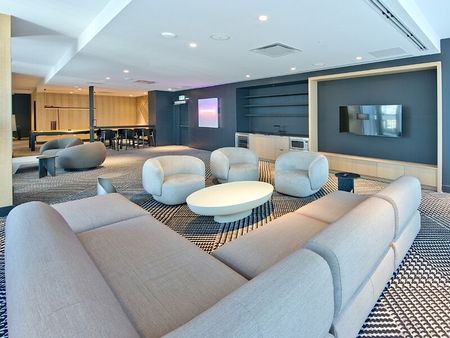 1 Square Phillips | Condos for rent in downtown Montréal - Photo 3