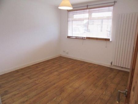 2 bedroom semi-detached house to rent - Photo 4