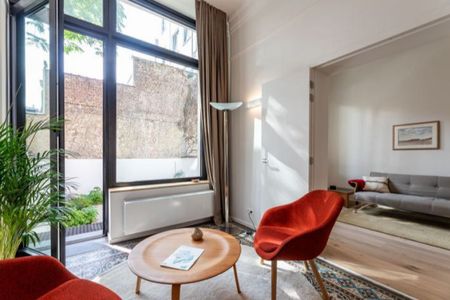 Luxueux rez-jardin avec 3 chambres / Quartier du Châtelain. - Foto 3