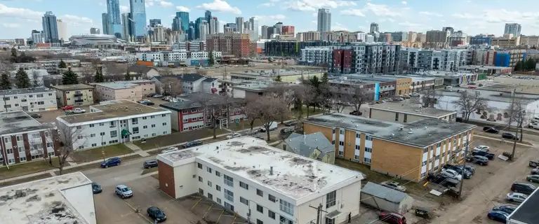 Parklane Manor | 10630 114 Street Northwest, Edmonton - Photo 1