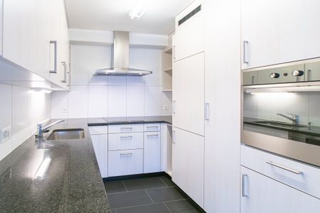 4.5-Zi. Wohnung mit rund 21 m² Sitzplatz und eigener Waschküche im UG - Photo 3