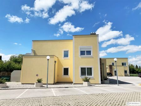 SPORTPLATZGASSE | Schöne 2 Zimmer Gartenwohnung mit Loggia | Eggendorf - ab sofort - Photo 2