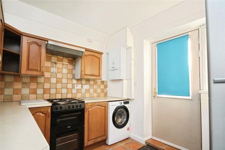 3 bedroom terraced house to rent - Photo 5