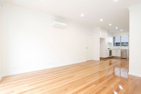 8/662-664 Pascoe Vale Road, Oak Park VIC 3046 - Photo 2