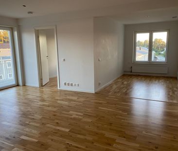 Blåhallonvägen, Strängnäs - Photo 2
