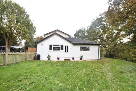 Willow Close, Wick, Bristol, Gloucestershire, BS30 - Photo 5