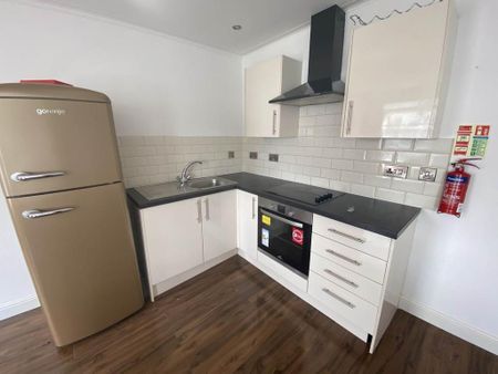 2 bedroom flat to rent - Photo 5