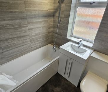 3 bed Semi-Detached - To Let - Photo 2