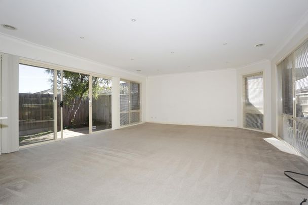 2/354 Mckinnon Road, Bentleigh East VIC 3165 - Apartment For Rent | Domain - Photo 1