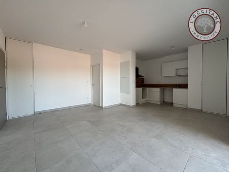 Location Appartement 2 pièces 43m² L ISLE JOURDAIN 32600 - Photo 2