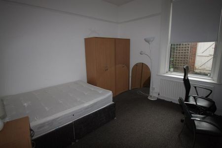 4 bedroom property to rent - Photo 3