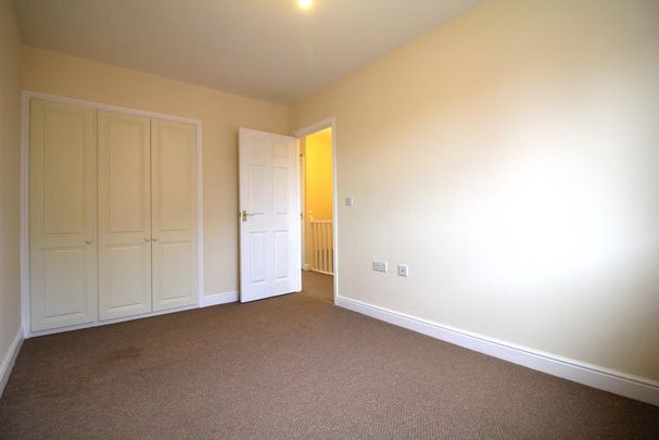 3 bedroom end of terrace house to rent - Photo 1