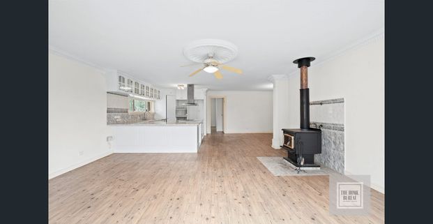 Spacious Family Home. Acreage Living. - Photo 1