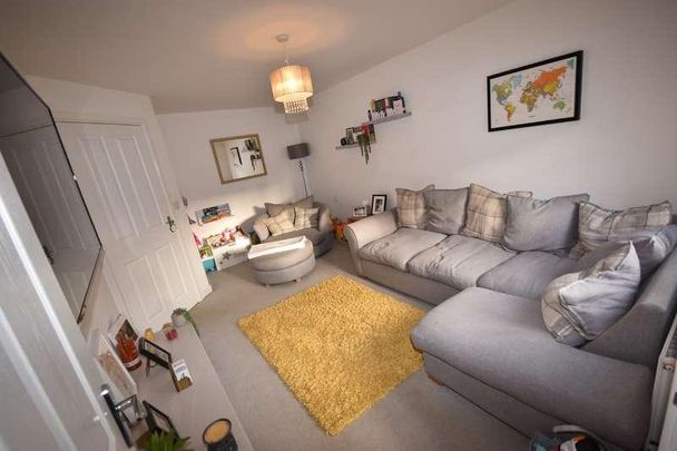 Hyde Way, Sleaford, NG34 - Photo 1