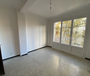 Appartement T3 à louer – Toulon Haute Ville – Charles Barnier - Photo 2