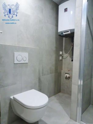 Pronájem atypického 1+kk s galerií - Fotografie 1