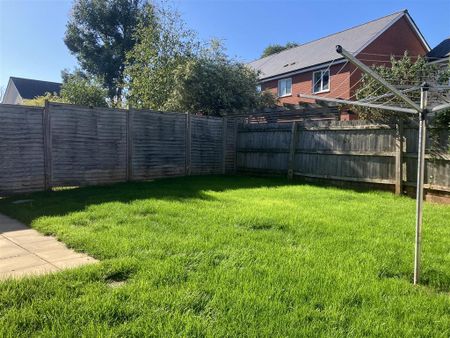 3 bedroom semi-detached house to rent - Photo 2
