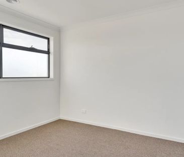 Modern Townhouse in Jubilee, Wyndham Vale - Photo 6