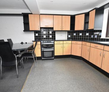 4 bedroom detached house to rent - Photo 4