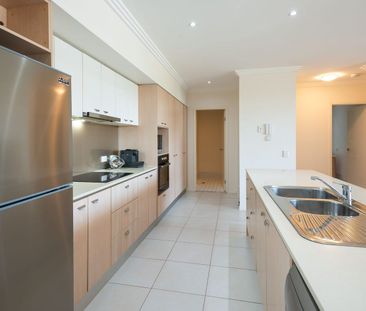 Modern 2-Bedroom Apartment – Resort-Style Living in Varsity Lakes - Photo 5