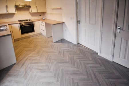 3 bedroom semi-detached house to rent - Photo 5