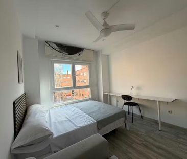 Calle San Serapio, Madrid, Community of Madrid 28026 - Photo 5