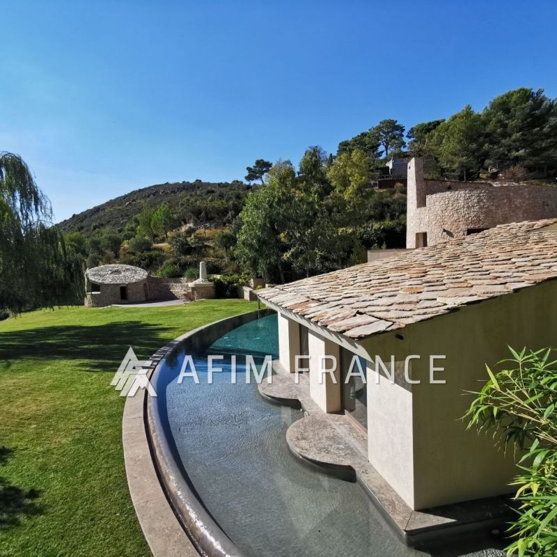 Peille, à 20 minutes de Monaco dans un écrin de verdure au cal - Photo 1